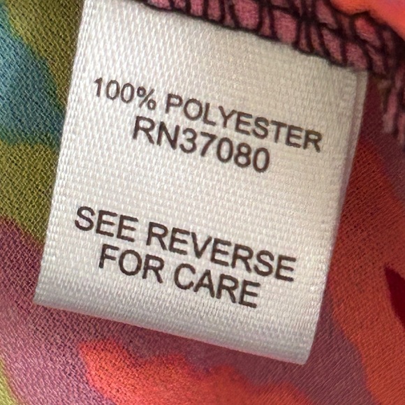 Vibrant Zigzag Patterned Women's Top Roll Tab Sleeve Size Small High Low Coverup - Picture 8 of 16